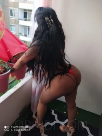 Gabriela Brazil — 2 / 3