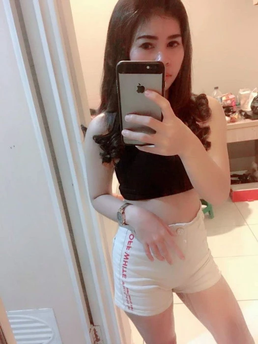 Adinda — 7 / 11