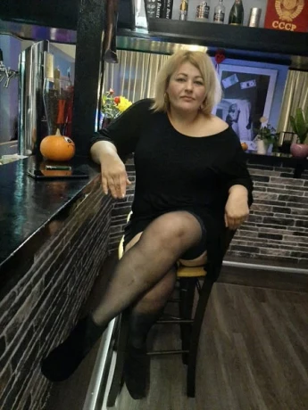 Sexy Molli Tanja Bei Club Exzellent — 8 / 11