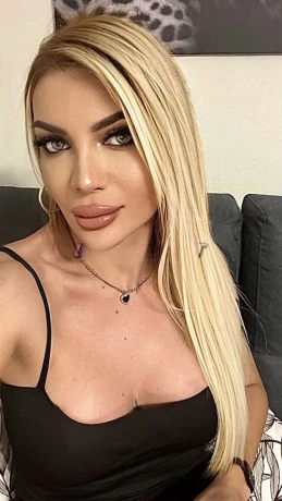 Amanda Lear — 1 / 12