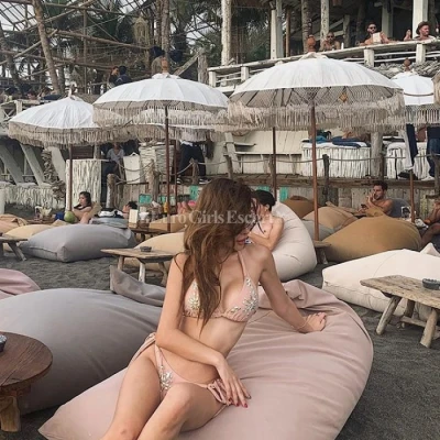 Mimi, Escort, Beijing