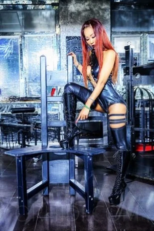 LADY ANNA — 13 / 24