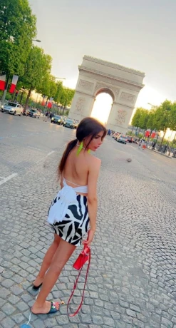 Sara Shahed — 4 / 9