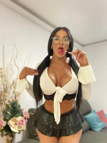 Alexandra Hernandez — 3 / 12