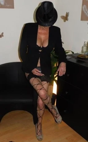 Reife Romy — 2 / 8