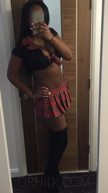 FarahDelaney — 13 / 18