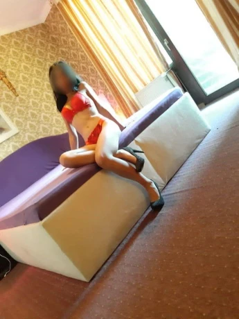 Nicole 21 J DT-Anfängerin  NEU! — 1 / 9