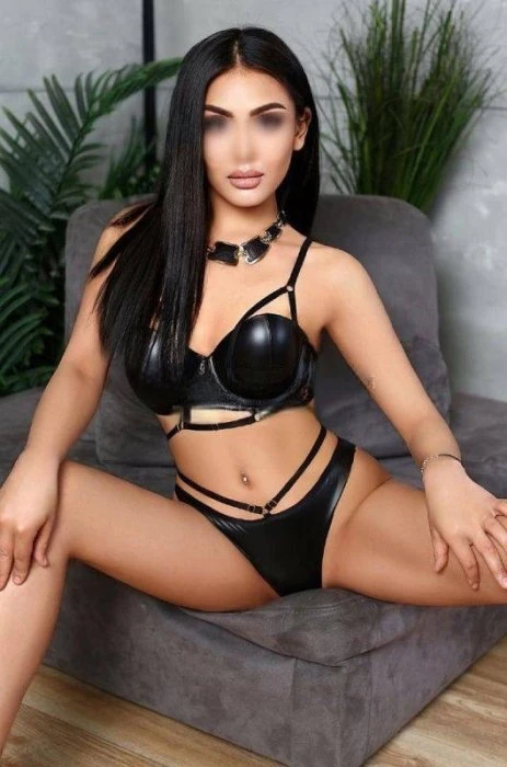 Ksenia, Escort, Prague