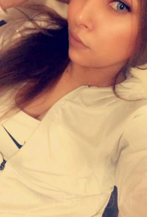 Arabic Girl — 9 / 10
