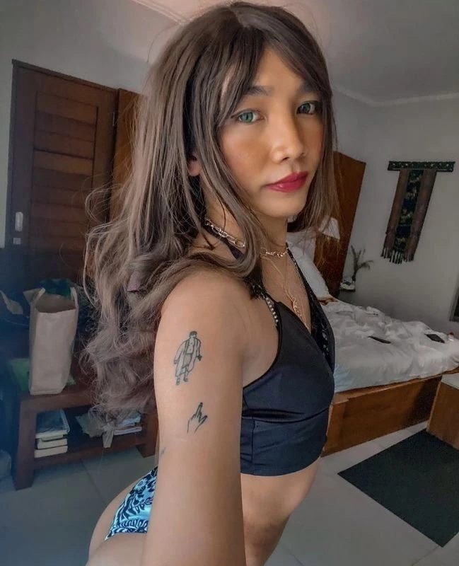 Helena Eva, Escort, Singapore
