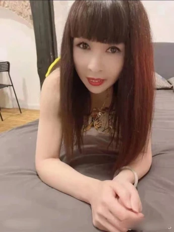 Lisa Av Princess — 2 / 4