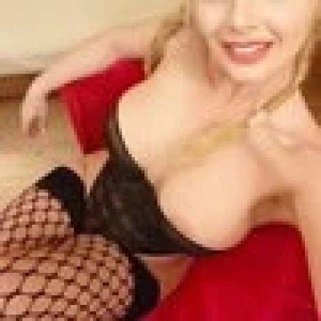 Maja Im Lamour Suite — 1 / 5