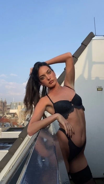 Bella — 3 / 8