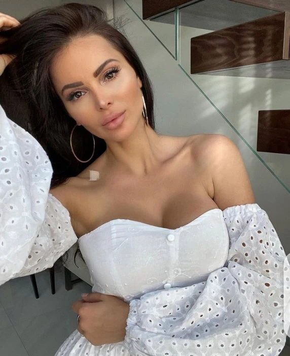 Karolina — 4 / 6