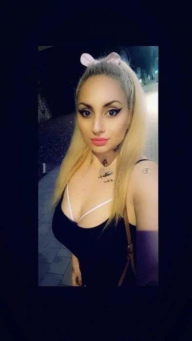 Alys, Escort, Trieste