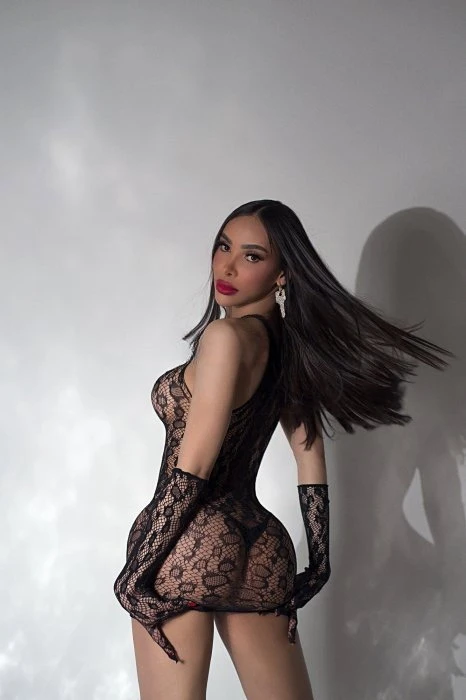 Aaliyah — 10 / 14