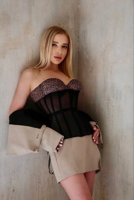 Anna Mariya — 5 / 9