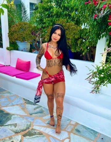 Paola Martins — 1 / 5