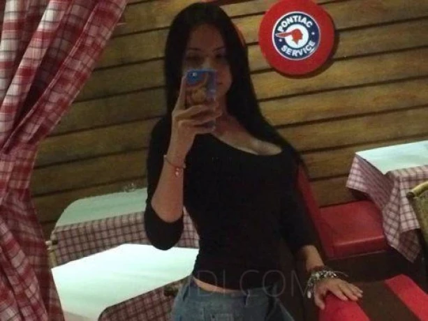 Luana — 1 / 5