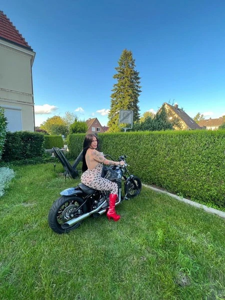 Ts Angela Fox — 8 / 11