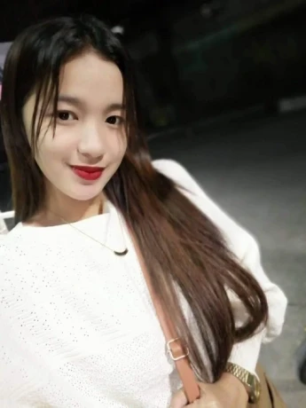 Sabrina Villafuerte — 4 / 5