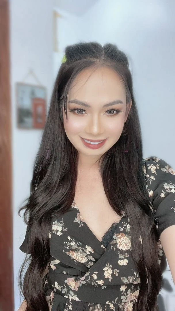 Kim Young, Escort, Abu Dhabi