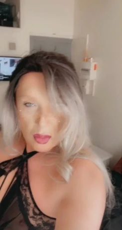 Katia Travestie — 8 / 9