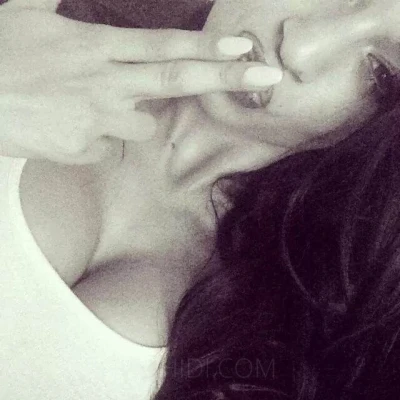 Yunikx, Escort, Lyon