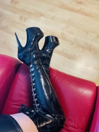 MISTRESS MYA — 2 / 23