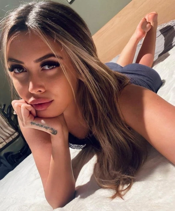 Aziza, Escort, Palermo
