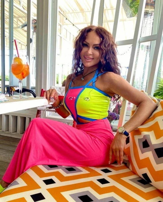 Alica, Escort, Luxembourg