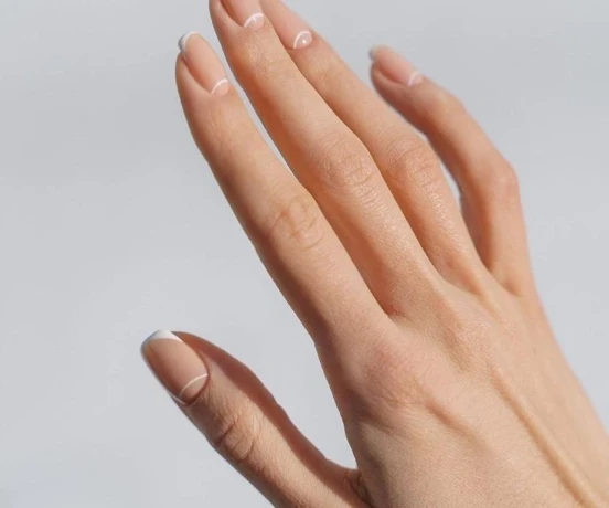 Such Girl Oder Frau Mit Solchen Schoenen Haenden Fuer Mehrmalige Treffs — 4 / 5