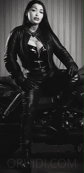 Domina Vicky — 11 / 24