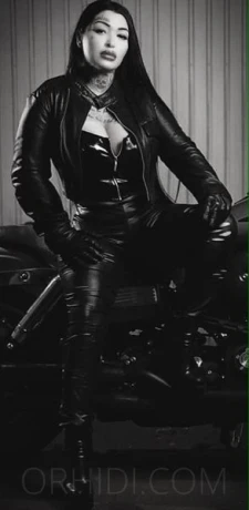 Domina Vicky — 11 / 24