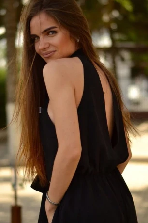 Marnie Joie — 3 / 4