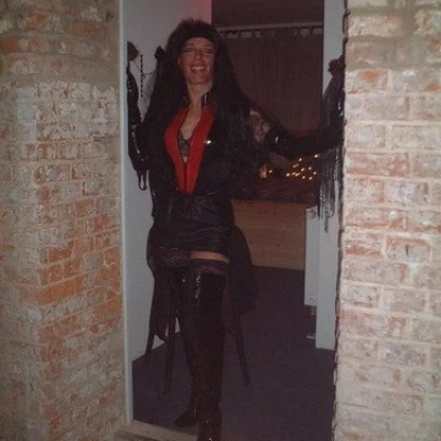 Mistress Petra, Escort, Herford