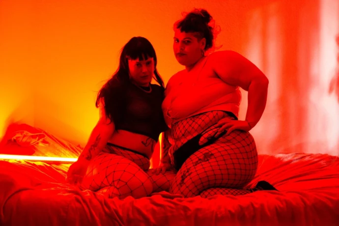 Hot Lesbian Couple1 — 3 / 4