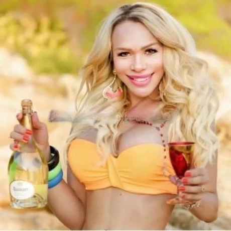 Victoria Ruinart — 2 / 12