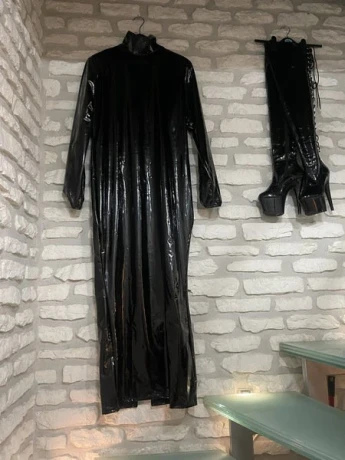 Bizarr Lady Carmen — 6 / 18