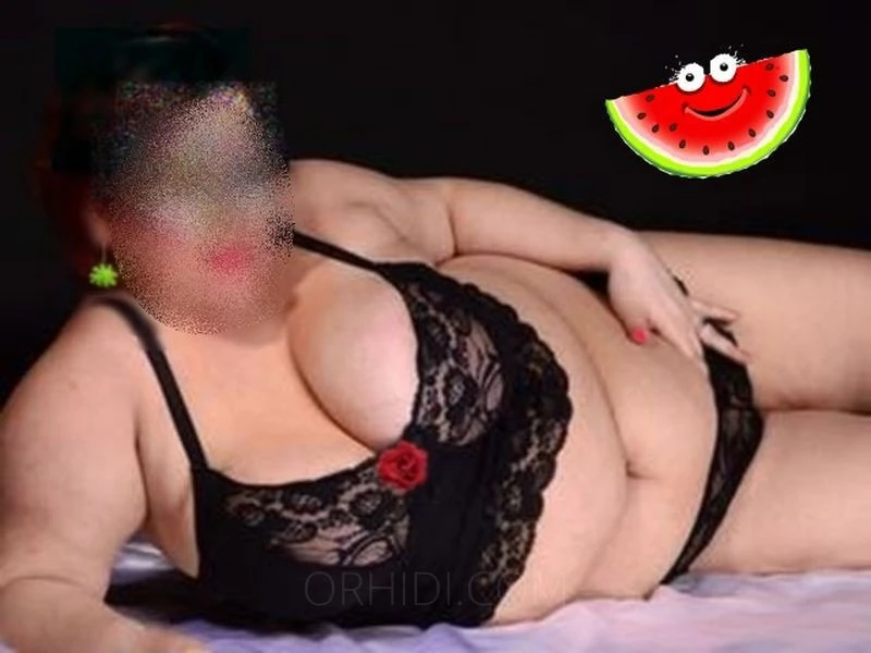 HAUSFRAU  XXL, Escort, Neustadt