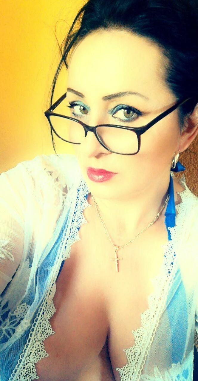 Andreea 52 — 11 / 44