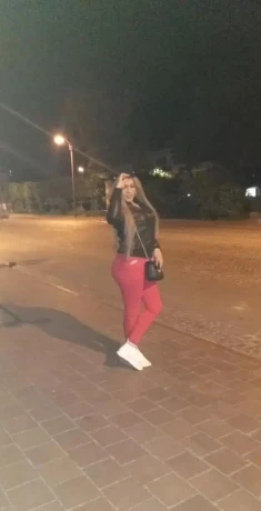 The Queen Valeria Ts Original 100 23x12 Real — 8 / 23