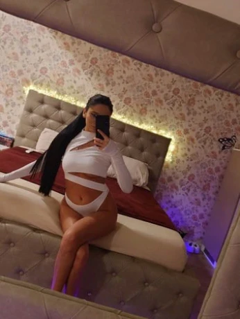 Angelina — 13 / 20