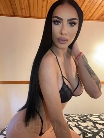 Ella — 3 / 5