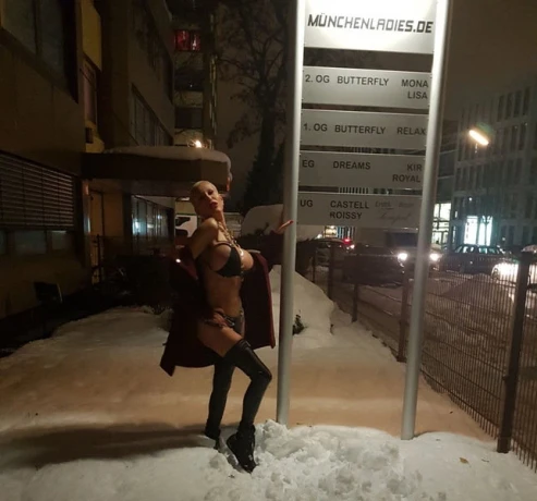 Trans Anna Latina Xxl — 17 / 20