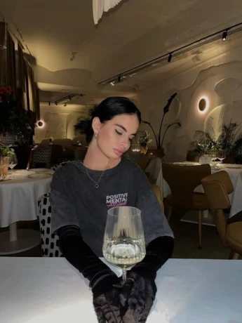 Melissa — 2 / 6