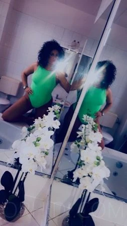 Ella — 10 / 20