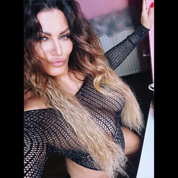 Lady Aylin Köln — 11 / 24
