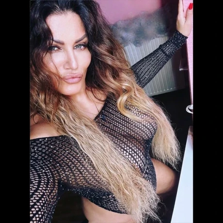 Lady Aylin Köln — 11 / 24