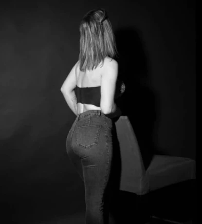 Andrea Nur Escort — 2 / 3